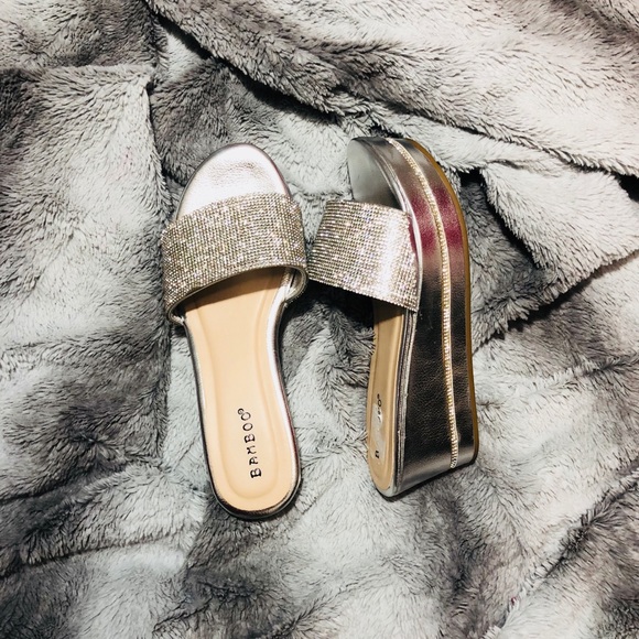 Women’s shoes - Picture 2 of 3